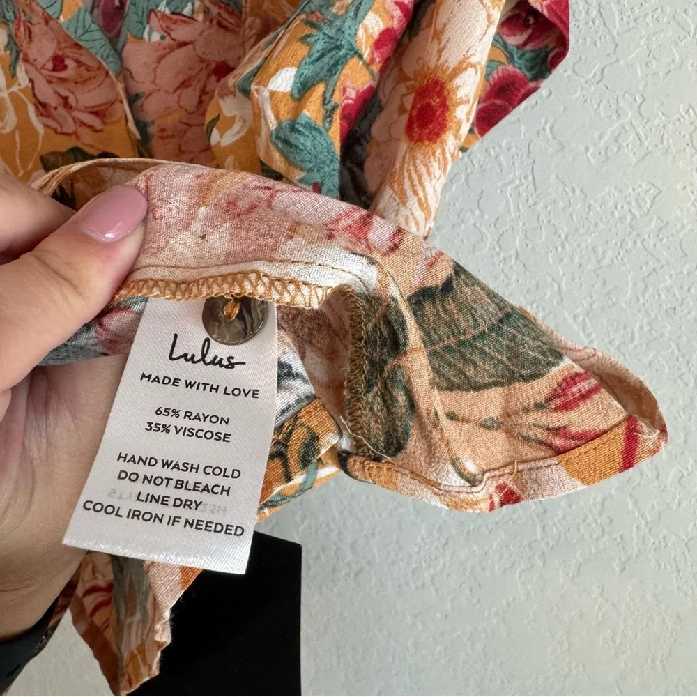 NWT Lulus Island Floral Button Up Top Small - Picture 7 of 8